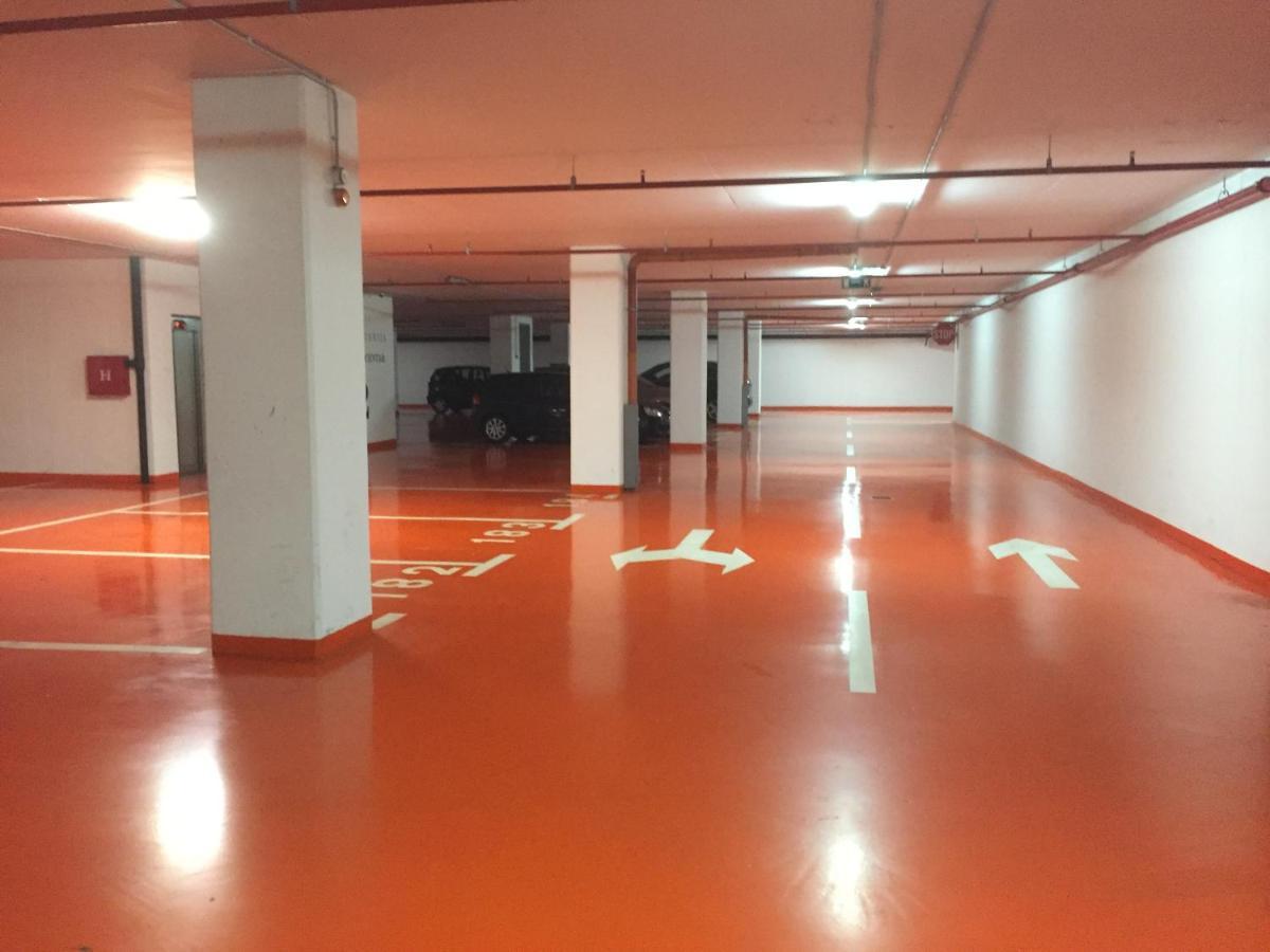 Appartamento Studio Apartman Krila Wings- Parking In Garage Zagabria Esterno foto