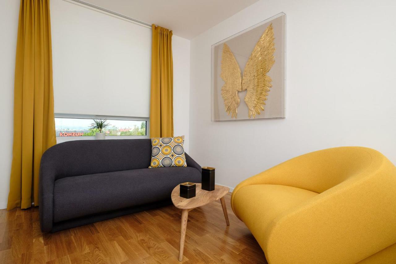 Appartamento Studio Apartman Krila Wings Zagabria Esterno foto