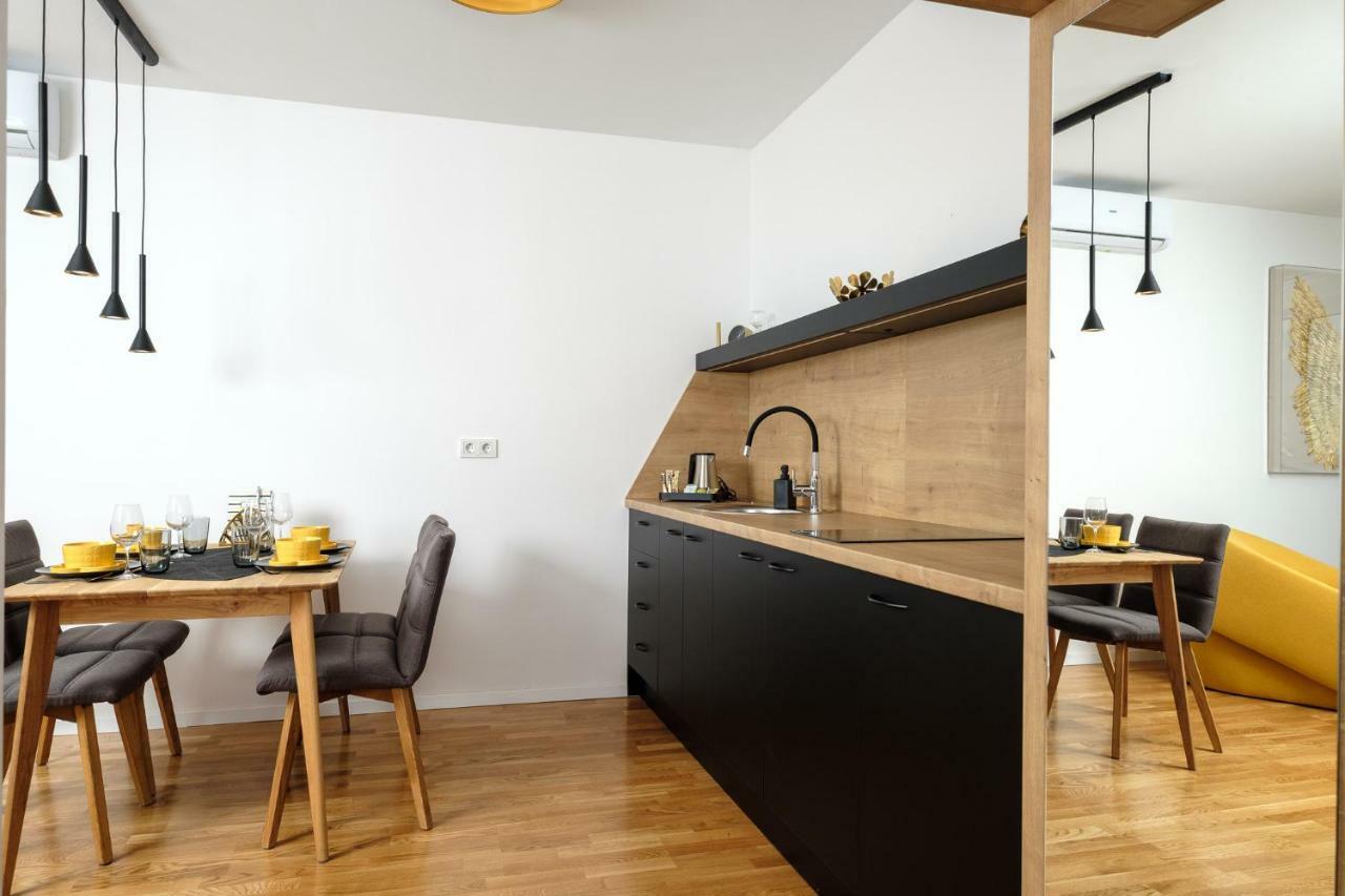 Appartamento Studio Apartman Krila Wings Zagabria Esterno foto