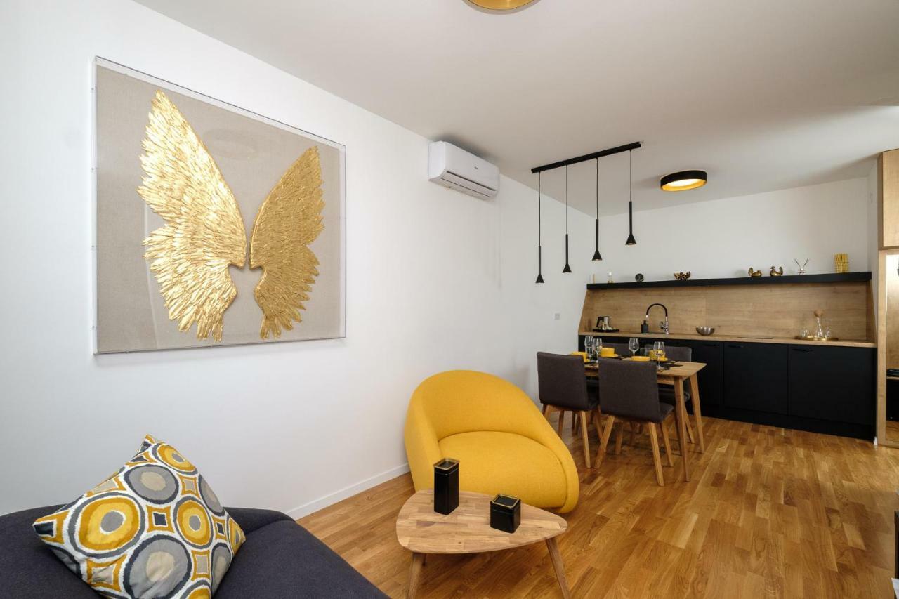 Appartamento Studio Apartman Krila Wings Zagabria Esterno foto